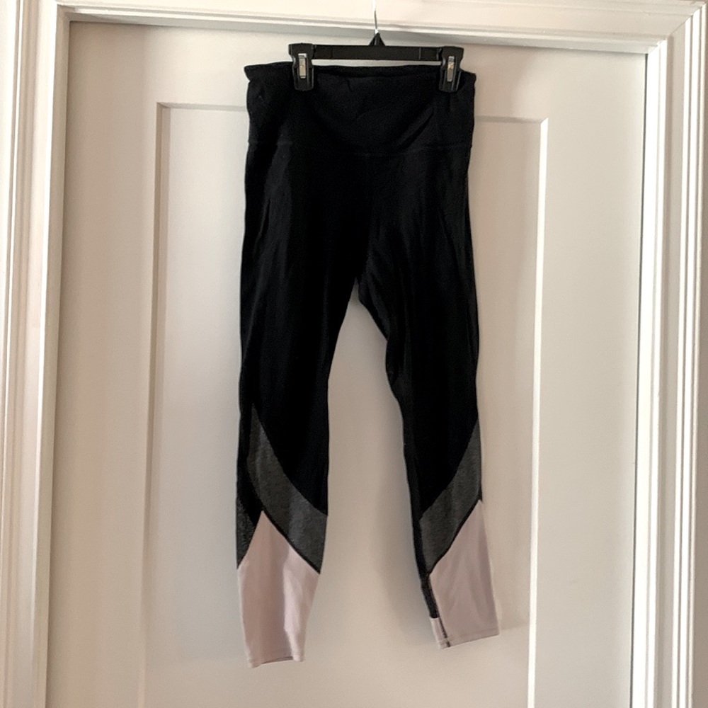 Athletic leggings